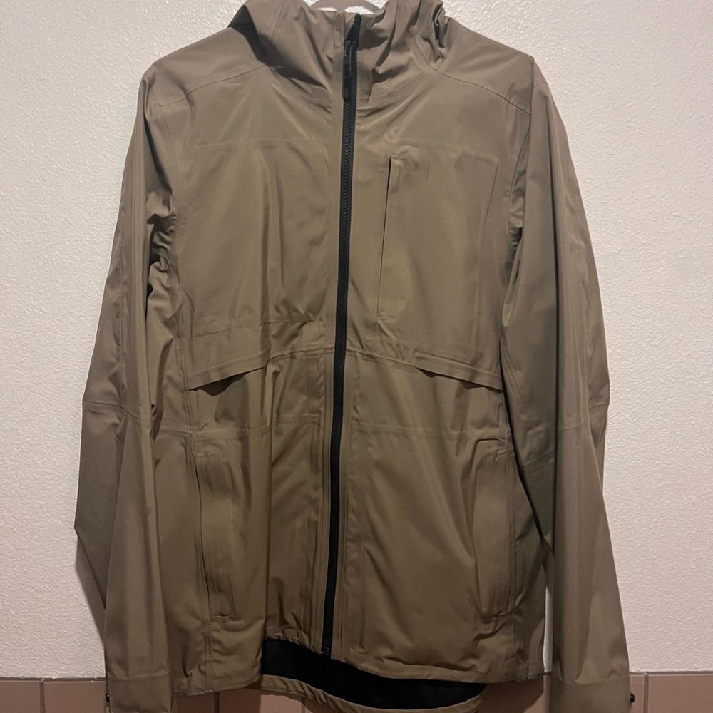 Lululemon men’s Outpoor Shell Jacket